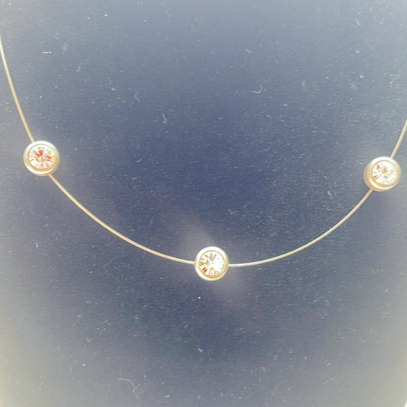 Womens short clear, crystal necklace set on silver wire - Picture 2 of 4